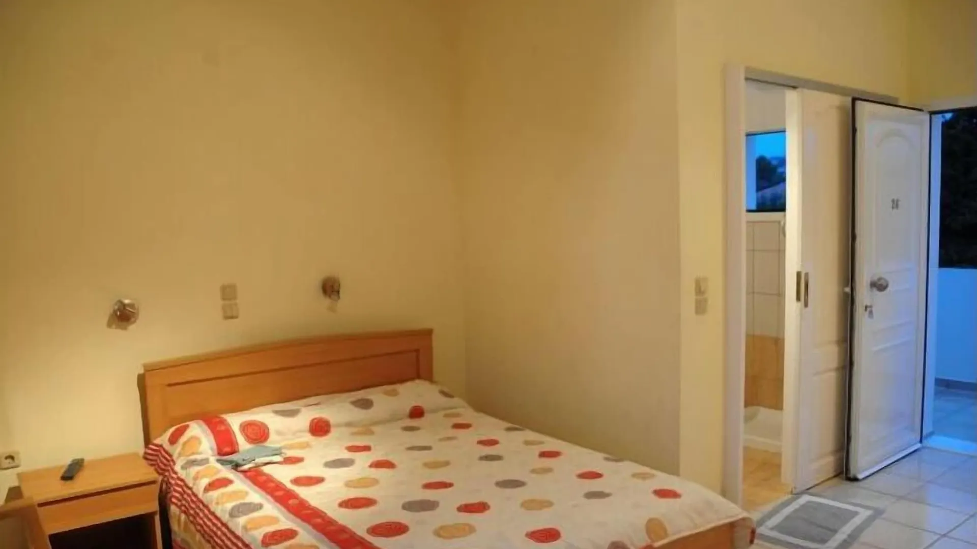 Helena'S Studios Livathos  Aparthotel