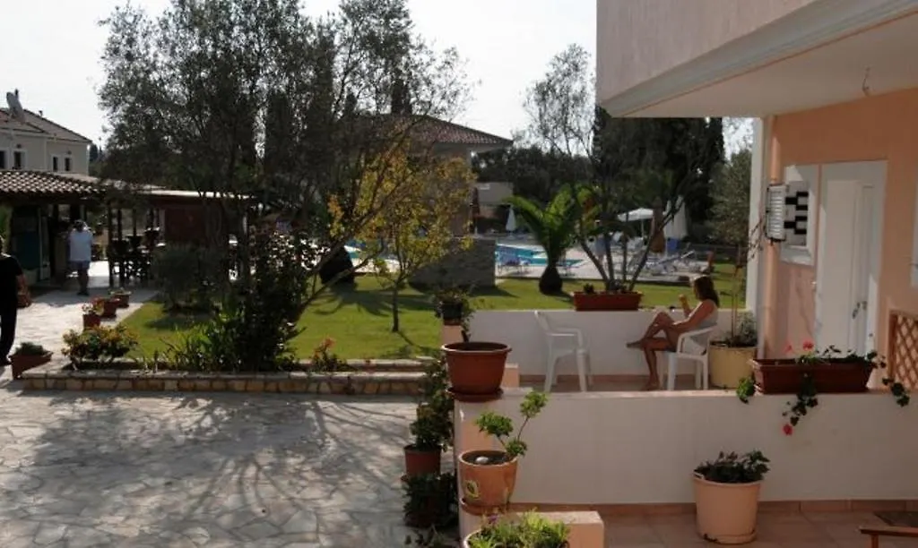 Helena'S Studios Livathos  Aparthotel