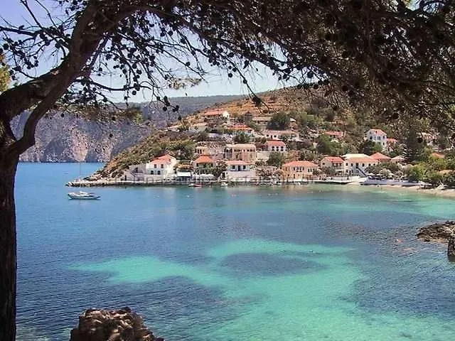 Helena'S Studios Livathos  Greece
