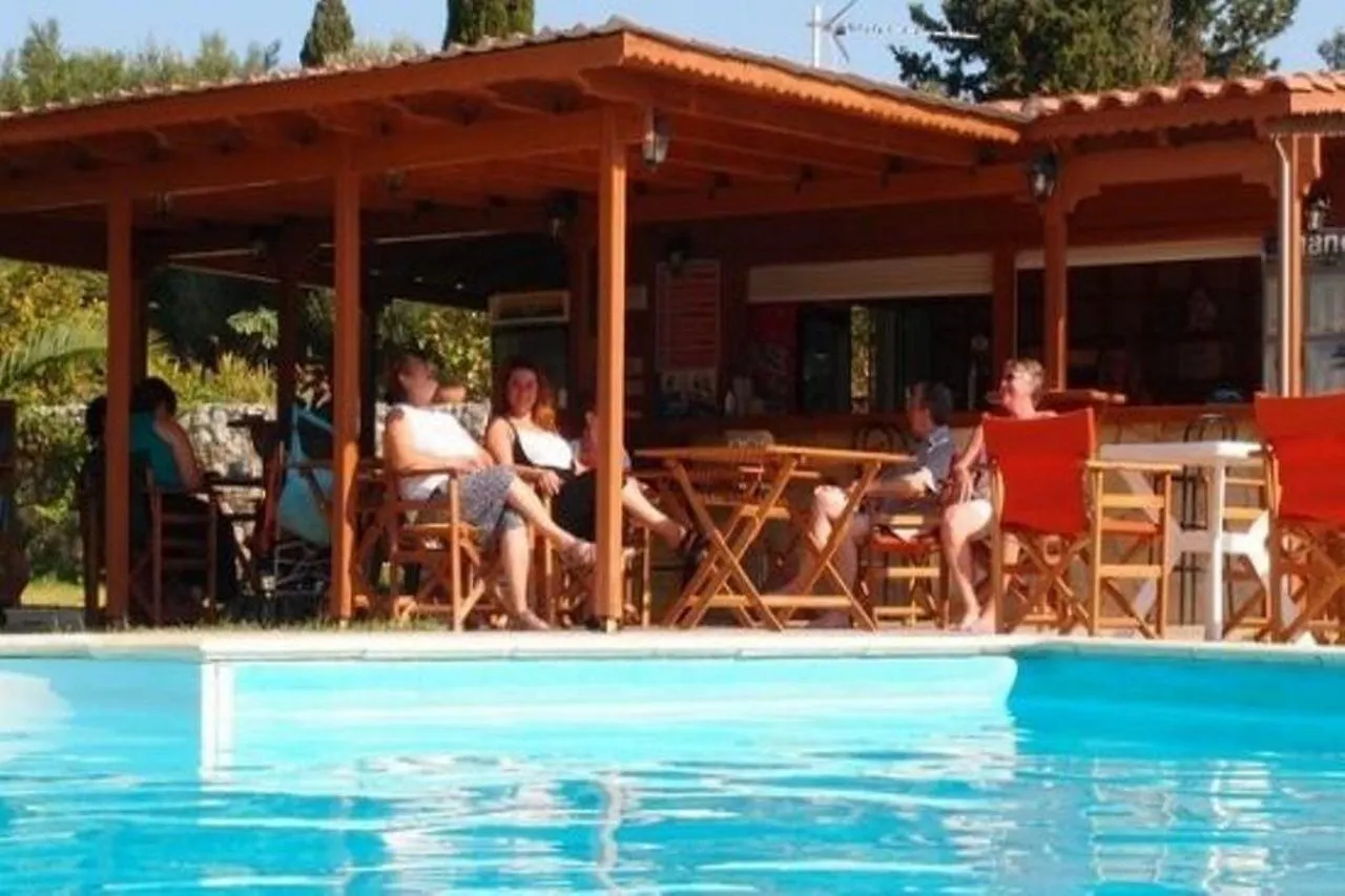 Helena'S Studios Livathos  Aparthotel